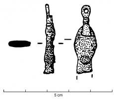 CPO-4035 - Coupe-ongle bimétalliquefer, bronzeCoupe-ongles (anc. scalptorium) dont la bélière est placée sur un plan perpendiculaire ou parallèle au corps, de section plane ou rubanée avec élargissement en épaules arrondies. En plus de l'attache avec des moulures complexes, la caractéristique principale de ce type est l'association du bronze pour la suspension et du fer pour la partie active.