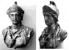 CUB-4120 - Curseur de balance : MinervebronzeCurseur de balance en bronze : buste de Minerve reconnaissable à sa cuirasse et à son casque, traditionnellement à haut cimier.