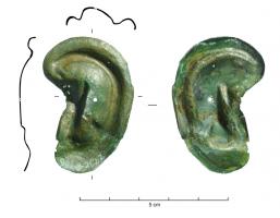 EVO-4012 - Ex-voto : oreillebronzeEx-voto en tôle en forme d'oreille, de taille réelle, réalisée au repoussée avec un trou pour un clou de fixation au centre.
