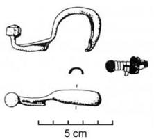 FIB-2036 - Fibule à pied redressébronze, ferFibule à arc cintré de section bombée (creuse en dessous) et pied redressé surmonté d'un bouton cylindro-conique, en bronze; ressort bilatéral en fer monté sur un axe à extrémités bouletées, en fer et faux ressort en bronze.