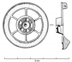 FIB-4137 - Fibule skeuomorphe : rouebronzeTPQ : 100 - TAQ : 260Fibule en forme de roue à 6 rayons : le moyeu est représenté, plein (et généralement orné d'émail) ou évidé, ainsi que les rayons et la jante, qui peut avoir été émaillée.
