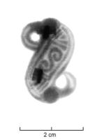 FIB-5333 - Fibule serpentiforme (Koch 226)bronze, orTPQ : 440 - TAQ : 570Tôle en 