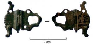 IND-9139 - IndéterminébronzeObjet d'applique (œillets sur les côtés).