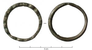 MER-9018 - Double semainierbronzeAnneau dont une face est creusée de 14 encoches, pour compter deux séries de sept prières.