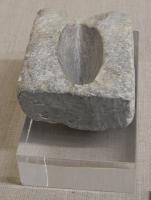 MOU-1030 - Moule : Lingot de métalpierreTPQ : -1600 - TAQ : -1500Moule destiné à couler un lingot de métal. 