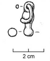 PDQ-3015 - Pendeloque en balustrebronzePendeloque coulée, en forme de petit balustre muni d’un anneau de suspension pouvant accueillir les maillons d'une chaînette.  L'extrémité distale de l'objet est marquée par un bouton bouleté ou en calotte sphérique.