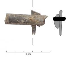 PGN-6014 - Fragments de peigne de type scandinave non définios ou bois de cerfTPQ : 900 - TAQ : 1100Ensemble des fragments de peigne, notamment les plaques centrales gravées, appartenant à des types scandinaves, mais dont le type précis ne peut être défini.