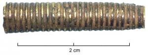 PRL-1033 - Perle tubulaireorPerle (?) tubulaire côtelée en fine tôle d'or. 