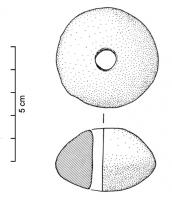 PRL-2003 - Perle biconiqueterre cuiteTPQ : -900 - TAQ : -750Perle modelée, en forme de sphère légèrement écrasée (ou à profil biconique adouci), perforation axiale.