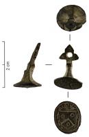 SIG-8004 - Matrice de sceaubronzeTPQ : 1550 - TAQ : 1650Matrice de sceau ovale, à poignée hexagonale et arêtes concaves ; extrémité trifoliée, percée. Matrice comportant généralement des armes entourées d'une légende en lettres ou symboles.