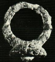 AJG-4041 - Anneau de jougbronzeAnneau circulaire sur courte base concave.