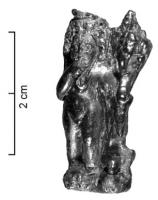 AML-4006 - Amulette : Harpocrate orTPQ : 150 - TAQ : 300Figuré sous la forme d'un jeune enfant nu, Harpocrate porte un doigt à ses lèvres, selon le geste traditionnel ; le creux du bras gauche est occupé par une corne d'abondance.