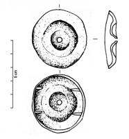 APP-1002 - Applique discoïdalebronzeApplique discoïdale de section en accolade, percée en son centre, d'un trou destiné à recevoir un tenon