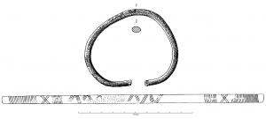 BRC-1088 - Bracelet ouvert à extrémités droitesbronzeBracelet ouvert, à tige massive de section ovalaire, avec ou sans méplats latéraux, à extrémités droites, caractérisé par un décor incisé. 