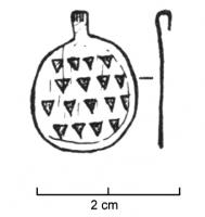 BTS-4120 - Boîte à sceau circulairebronzeTPQ : 50 - TAQ : 100Boîte à sceau circulaire, couvercle plat et mince, entièrement recouvert d'un décor niellé : semis de petits triangles.