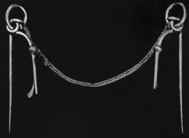 CHE-3003 - Chaînette tresséeargentChaînette constituée de fins fils de bronze tressés ensemble (