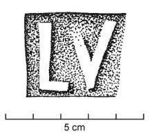 COV-4095 - Tuile estampillée LVterre cuiteTPQ : 1 - TAQ : 300Tuile estampillée LV, dans un cartouche quadrangulaire.