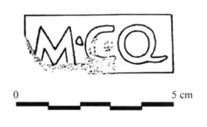 COV-4106 - Tuile estampillée M.C.Qterre cuiteTuile estampillée M.C.Q.