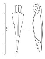 FIB-31011 - Fibule de Nauheim 5a (nouvelle variante)argentRessort à 4 spires et corde interne ; arc plat, triangulaire et tendu ; porte-ardillon trapézoïdal ajouré et arc orné de deux filets médians parallèles et limités vers le pied par deux filets transversaux.