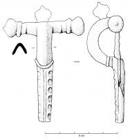 FIB-41535 - Fibule cruciformebronzeTPQ : 330 - TAQ : 410Fibule cruciforme, le bras, épaulé, peut être de section rectangulaire, trapézoïdale ou hexagonale. L'arc, plus court que le pied, est aussi large ou plus fin que le pied. Ce dernier présente un décor d'ajours en forme de trapèzes. 