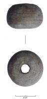 FUS-7003 - Fusaïole en pierrepierreTPQ : 1200 - TAQ : 1400Fusaïole en pierre, taillée (pierres tendres) ou tournée, de profil sphérique aplati, avec parfois, un décor de lignes horizontales gravées.