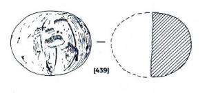 IND-4361 - Pommeau d'épée ?boisObjet toourné en bois, sans doute un sphère à l'origine. Aucune trace de perforation centrale ni de prolongement brisé. Il est toutefois possible que l'objet ait comporté une perforation axiale.