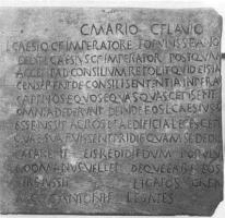 INS-3002 - Acte de redditionbronzeInscription sur bronze, prévue pour un affichage public, détaillant les condition de reddition imposées à une communauté par les autorités romaines.