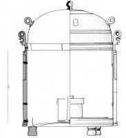 LTN-4010 - Lanterne de type IIB (deux montants)bronzeLanterne composée d'un cadre formé de deux pieds chanfreinés dans la partie supérieure, au sommet pourvu d'une bélière, sans pied à la base, et reliés à deux cerclages de bronze; celui du bas forme un fond en tôle, supporté par trois pieds globulaires rivetés; celui du haut supporte le couvercle en dôme, percé d'ajours et équipé de bélières rivetées. Brûleur de facture légère, introduit par le haut .