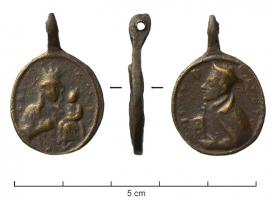 MER-9010 - Médaille religieuse : saint Ignace de LoyolabronzeMédaille religieuse représentant, d'un côté, une Vierge à l'Enfant, de face, et de l'autre, saint Ignace de Loyola en buste, à gauche.