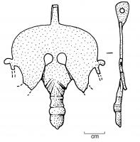 PDH-4015 - Pendant de harnais à charnièrebronzeTPQ : 1 - TAQ : 100Pendant de harnais à charnière, de forme foliacée ajourée, avec un élément central prolongé par un lest en forme de gland, et deux appendices latéraux redressés et rattachés sur les côtés.