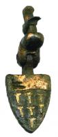 PDH-7058 - Pendant armorié: ChâtillonbronzePendant en forme d'écu, suspension sommitale : vairé en pal et au chef d'or chargé de ...