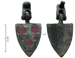 PDH-7061 - Pendant armorié : Jean de MonchybronzePendant en forme d'écu, d'or à trois maillets de gueules.