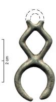 PDQ-1038 - PendeloquebronzePendeloque ajourée en bronze coulé : sous un anneau, un losange surmonte une lunule formant presque un anneau ouvert.
