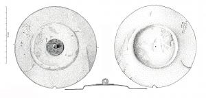 PHH-3005 - PhalèrebronzeTPQ : -225 - TAQ : -30Large phalère avec disque à anneau rapporté en partie centrale. 