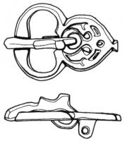 PLB-5169 - Plaque-boucle rigide de type SyracusebronzeTPQ : 600 - TAQ : 675Plaque-boucle non articulée, à boucle ovale étroite, encochée pour le repos d'ardillon ; la plaque, de taille modeste et terminée par un bouton, est de base circulaire ou ovale, avec un décor excisé ou ajouré ; au revers, bélières coulées pour la fixation sur la ceinture.