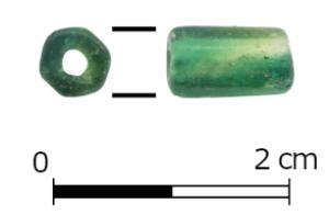 PRL-4140 - Perle cylindrique verteverrePerle en verre, cylindrique courte de section ronde, de teinte verte.
