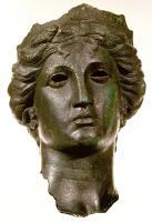 STE-4253 - Statue : femmebronzeStatue monumentale féminine, fragmentaire, sans attributs permettant de l'identifier.