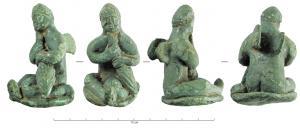 STE-4404 - Statuette : Amour et oiebronzeAmour assis, sous la forme d'un enfant nu, ailé, tenant une oie dans ses bras.