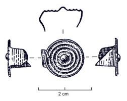 ACE-1009 - Applique de ceinture à griffesbronzeTPQ : -950 - TAQ : -750Applique de ceinture circulaire à deux griffes diamétralement opposées ; décor de cercles concentriques venus au repoussé. Certains exemplaires présentent un mamelon central.
