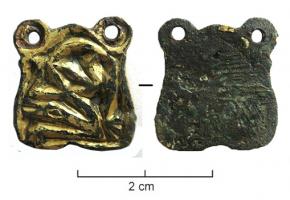 ACE-5033 - Applique de ceinturebronzeApplique en bronze doré avec décor zoomorphe excisé et doré (animal fantastique); deux trous de rivets au sommet.