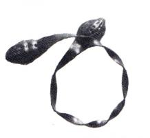 BAG-4339 - BagueorBague à jouverte à jonc rubané torsadé dont les extrémités sont ornées de têtes de serpents stylisées opposées.