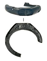 BAG-4410 - Bague à épaules droitesjaisBague à jonc semi-circulaire, dont le chaton est surélevé par le prolongement des côtés vers le haut, le plus souvent sans encoches sur les côtés, ou parfois quelques sillons ; chaton lisse ou gravé (rares inscriptions).