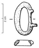 BCC-5042 - Plaque-bouclebronzeBoucle réniforme à deux charnons servant à une fixation articulée sur un axe en fer. Décor de lignes transversales incisées. Ardillon et plaque de formes inconnues.