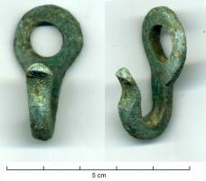BLC-4013 - Crochet de balancebronzeCrochet coulé, avec son robuste anneau et son extrémité en forme de bec d'anatidé, destiné à une  balance romaine à curseur (statera).