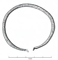 BRC-1099 - Bracelet ouvert à section circulairebronzeBracelet ouvert à jonc mince de section circulaire. Les extrémités, dont le diamètre diminue progressivement, sont terminées par de petites oreillettes externes.