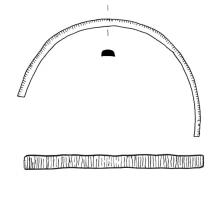 BRC-2095 - Fragment de bracelet à section circulaire, semi-circulaire ou ovalebronzeFragment de bracelet à section circulaire, semi-circulaire ou ovale ; décor incisé de motifs divers.