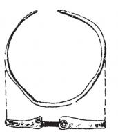 BRC-4113 - Bracelet ouvert à têtes de serpentsbronzeTPQ : 300 - TAQ : 500Bracelets à jonc mince, les extrémités sont simplement écrasées et marquée d'ocelles pour évoquer des têtes de serpents.