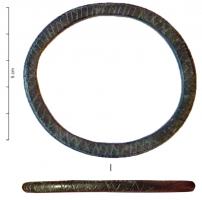 BRC-9009 - Bracelet fermébronzeBracelet fermé, section ovale avec le côtés plats, les deux faces latérale et l'extérieur portent un décor continu d'incisions géométriques.