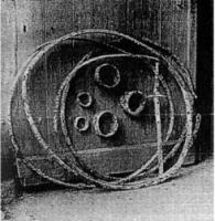 BRO-4001 - Bandage de roueferBande forgée sous la forme d'une bande circulaire (Ø env. 110cm), refermée sur elle-même et insérée à chaud sur la roue en bois.