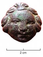 CLD-4034 - Clou décoratif : tête d'enfantbronzeClou décoratif entièrement en bronze, représentant une tête d'enfant, reconnaissable à ses proportions et à son corymbe.